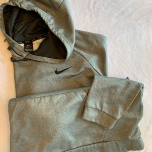 Nike hooded sweatshirt (3x tall)